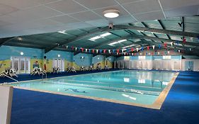 141 -Two Bed Chalet On Sunbeach Holiday Park - Sleeps 6, Pet Friendly, Free Pool And Entertainment Passes Included - Plus Wifi With Bedding And Towels Included - Only 300M From The Beach!